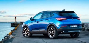Renting Opel GrandLand X azul
