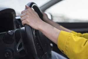 Malos hábitos al volante que hay que evitar